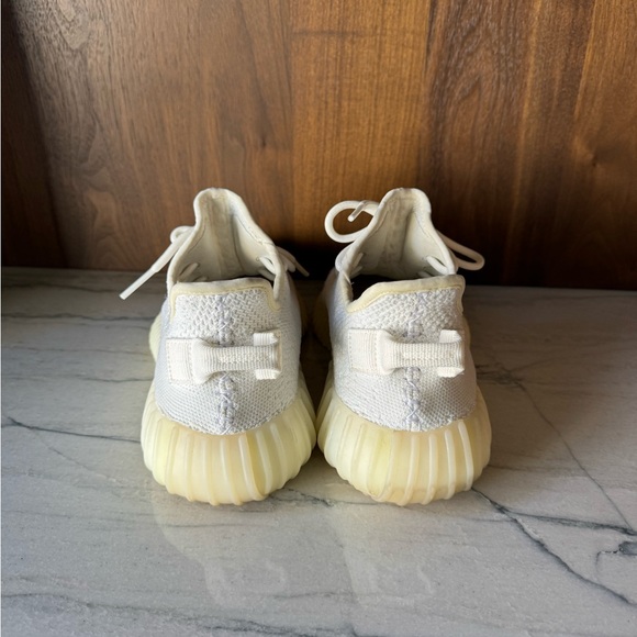 YEEZY 350 v2 Triple White - Picture 3 of 6